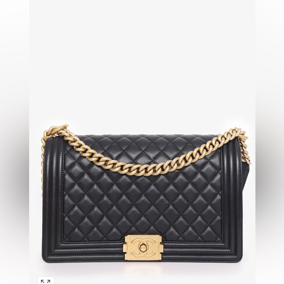CHANEL™ 2017 BLACK QUILTED LEATHER NEW MEDIUM BOY BAG - Picture 4 of 5
